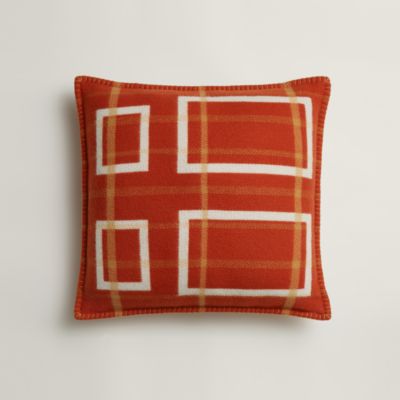 103875M 01_above_wm_1?size=